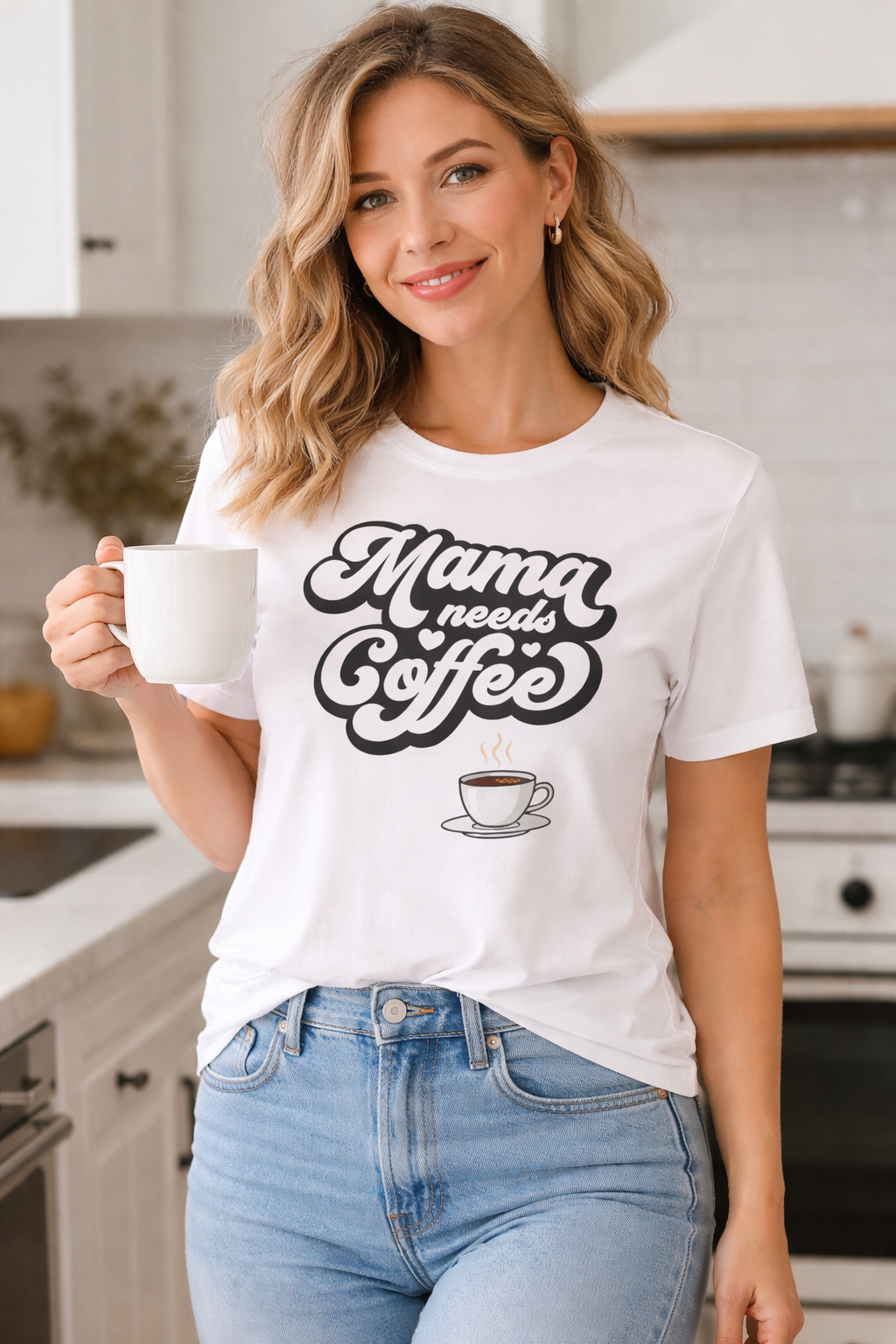 Mama Needs Coffee – Premium Majica za Mame ☕